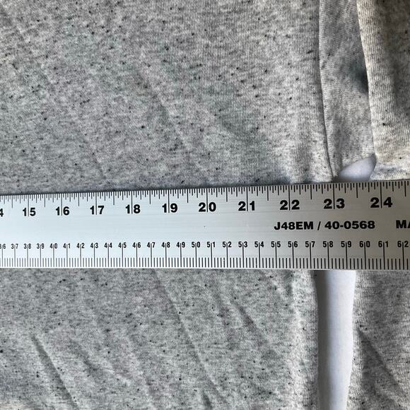 Izod Women’s Long Sleeve Screw Neck Sweatshirt size L, Gray - Picture 3 of 8